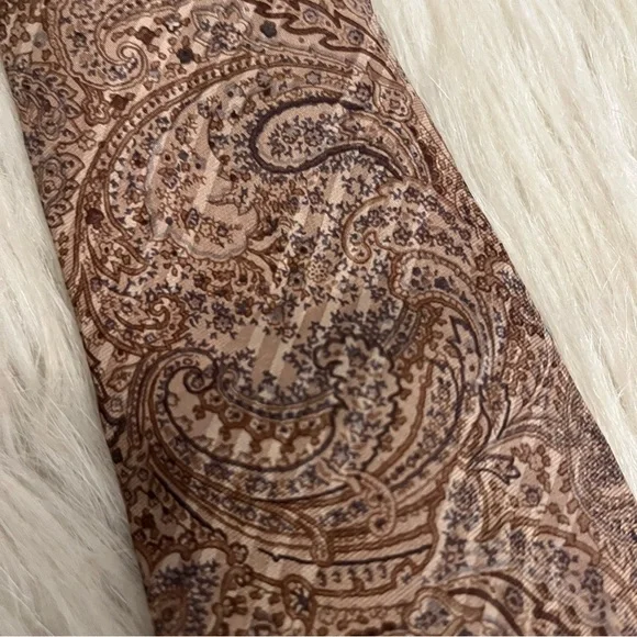 Oscar de la Renta Paisley Tie - Picture 3 of 7
